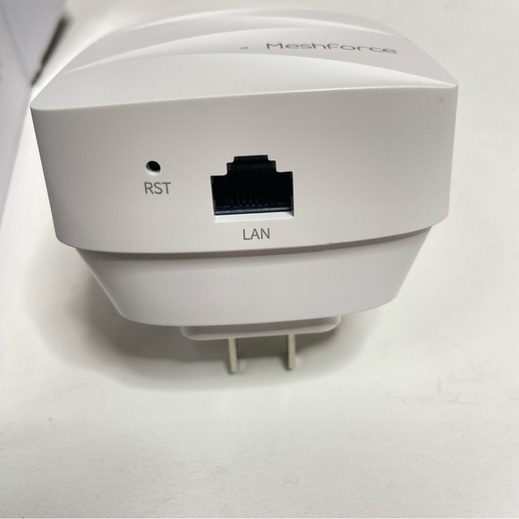 NWT MESHFORCE - M3 Dot Wall Plug WiFi Extender - Picture 3 of 13